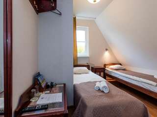 Отель Humala Guest House Таллин Двухместный номер с 2 отдельными кроватями и собственной душевой-3